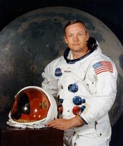 Neil Armstrong, 82 dead